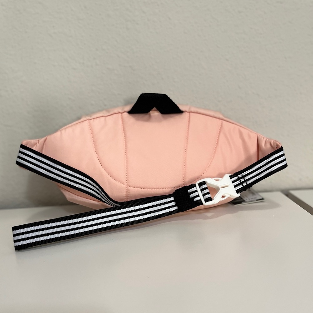 Adidas Core Waist Crossbody Fanny Pack NWT - Picture 2 of 3